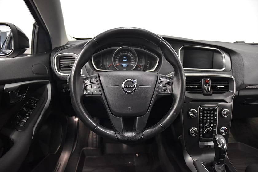 Bild 2 av Volvo V40 Cross Country T3 Aut Edition B-värm P-sensorer 152hk