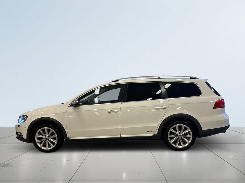 Bild 4 av Volkswagen Passat Alltrack 2.0 TDI 4Motion SoV-däck/Drag/D-värm/Pano/Navi