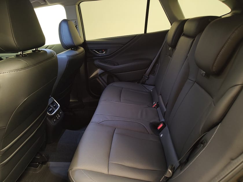 Bild 5 av Subaru Outback Limited 4WD *Hugobil Edition 75år*