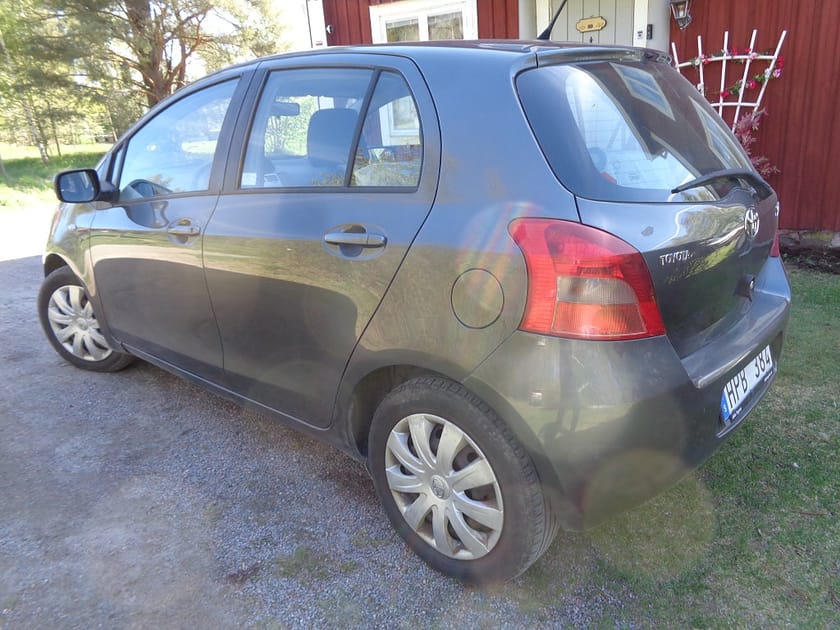 Bild 5 av Toyota Yaris 5D 1.3 NYBES/AC/MVG+KUPEFLÄKT/FINANS/INBYYTE