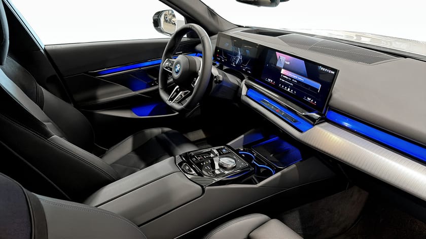 Bild 3 av BMW i5 xDrive40 Touring M Sport Rattvärme HUD 360 DAP H/K