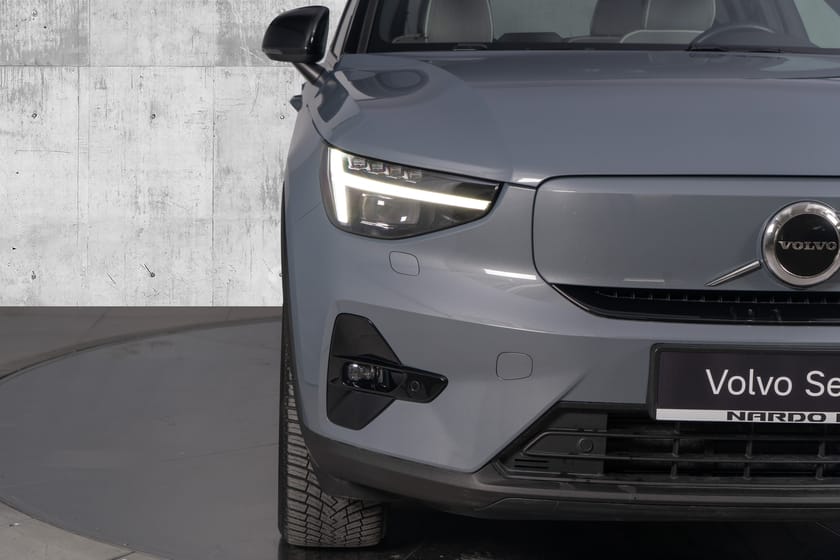 Bilde 4 av Volvo XC40 Recharge Twin motor Plus 408 hk. Varmepumpe/VOC/Krok/Induktiv lader