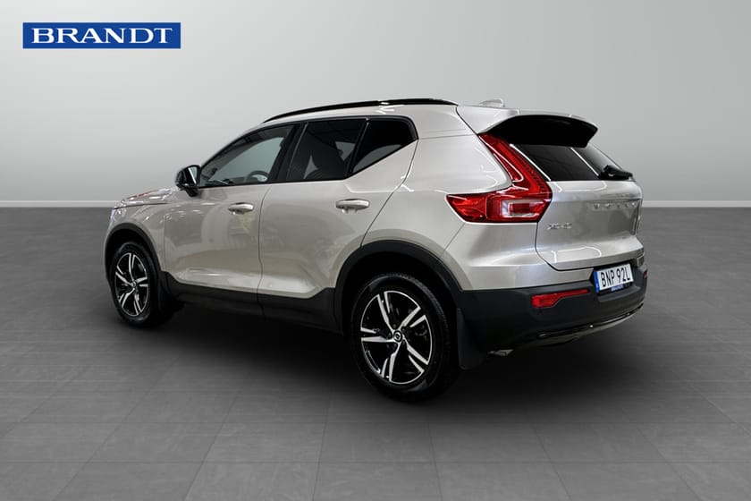 Bild 2 av Volvo XC40 B3 FWD Bensin Plus Dark