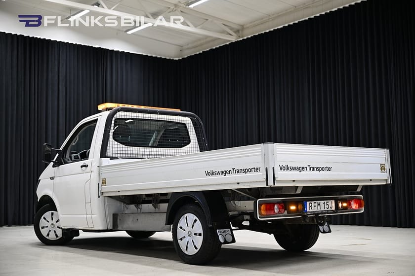 Bild 5 av Volkswagen Transporter Chassi Cab 2.0 TDI 150HK Flak|Drag|M/K-Värmare|Blixtljusramp|Moms