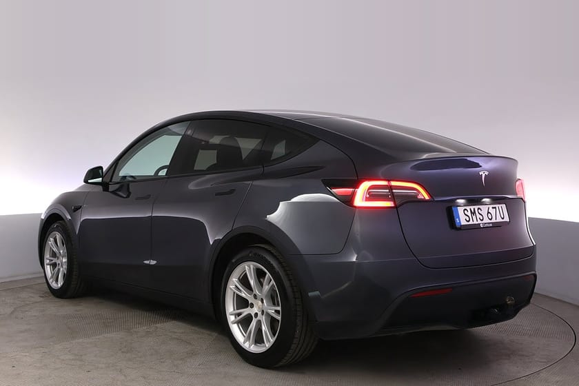Bild 4 av Tesla Model Y Standard Range RWD Autopilot Panorama Drag