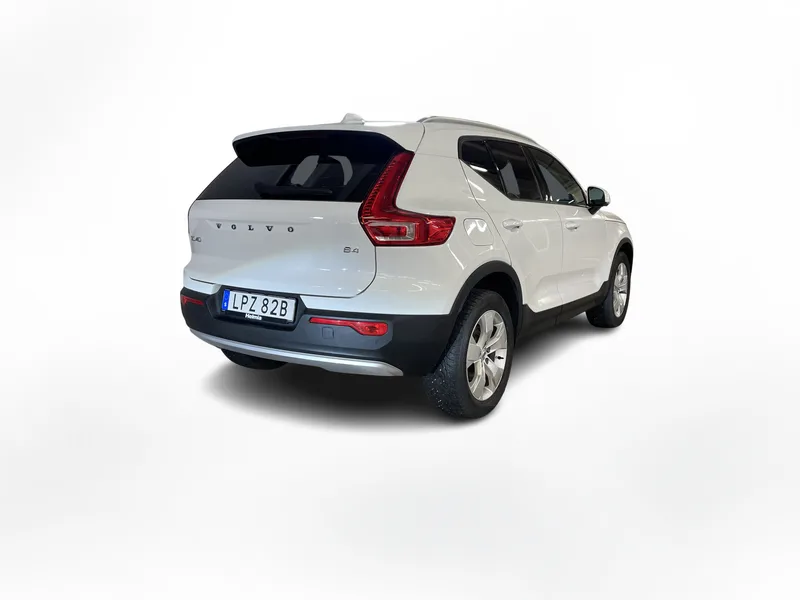 Bild 8 av 14 – Volvo XC40 B4 FWD Bensin Momentum Advanced Edt