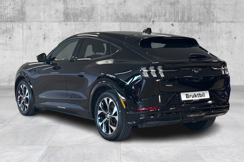 Bilde 3 av Ford Mustang Mach-E Standard Range AWD / Premium / Serviceavtale  / Soltak / 360-kamera