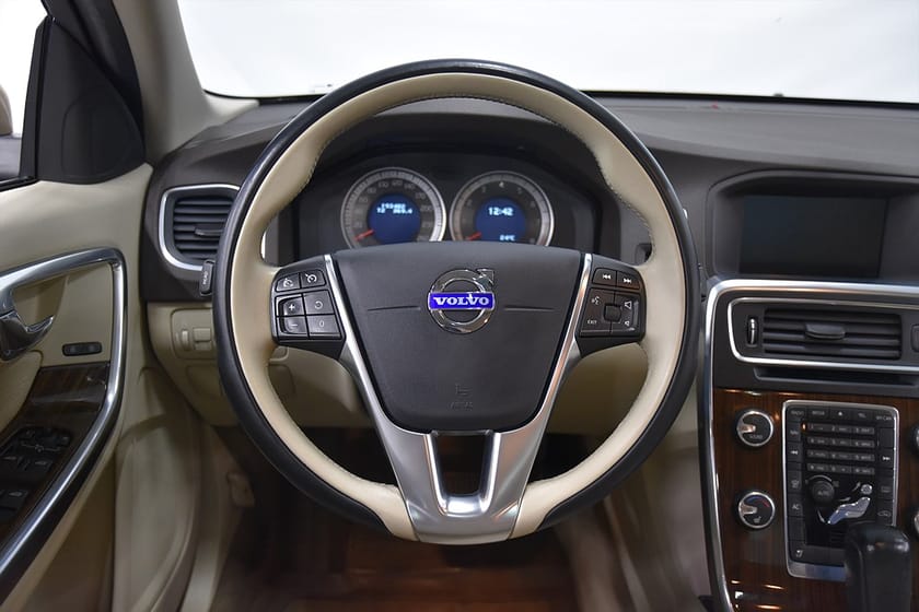 Bild 2 av Volvo S60 T4F Summum M-värm Taklucka Skinn Dragkrok