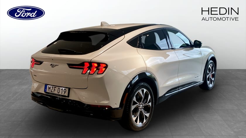 Bild 2 av Ford Mustang Mach-E Standard Range AWD 269HK | Teknikpaket|40 mil|