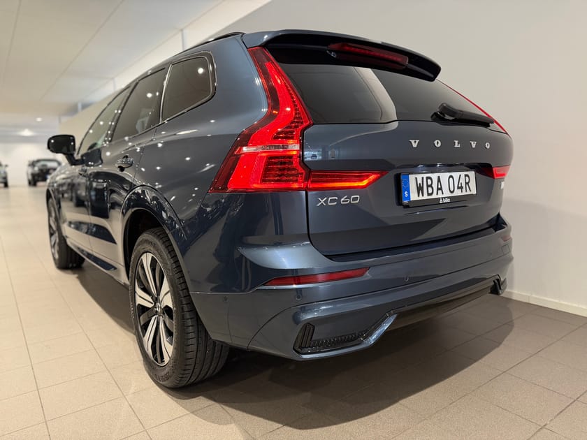Bild 2 av Volvo XC60 Recharge T6 II Plus Dark Edition. / Dragkrok / 360 kamera / Panoramatak / 10 000kr tillbehör /