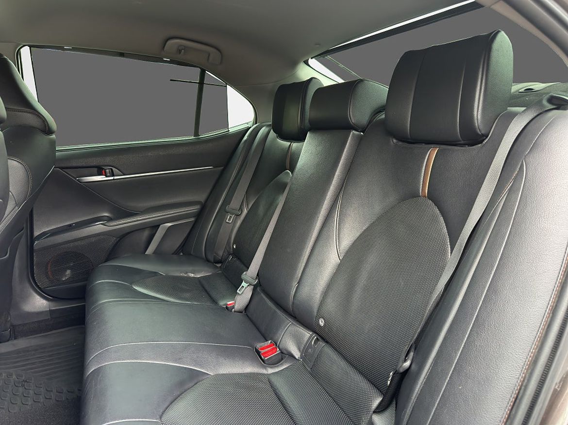 Toyota Camry Hybrid, bild 10 av 21