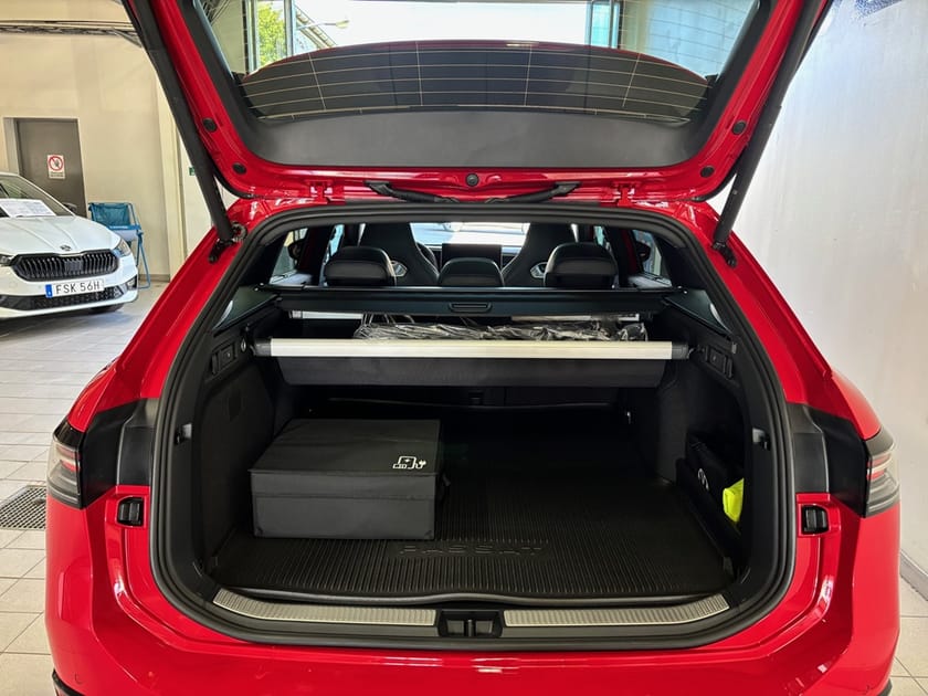 Bild 2 av Volkswagen Passat Variant eHybrid PB   R-LINE 1.5 TSI 272 HK