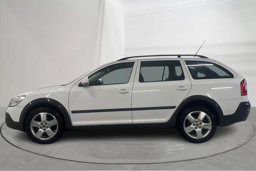 Bild 2 av Škoda Octavia Scout II 2.0 TDI 4X4 (140hk)