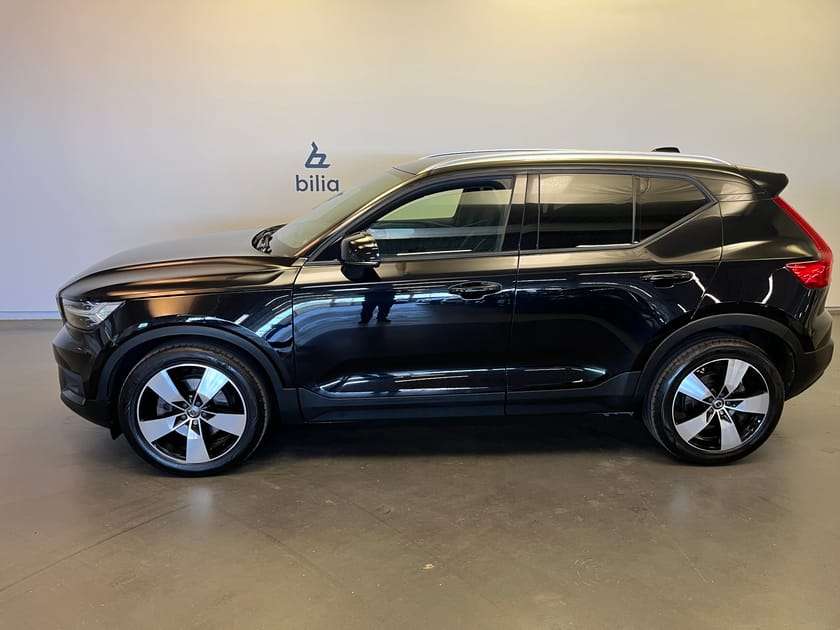 Bild 2 av Volvo XC40 D4 AWD Momentum Advanced Edition/ Backkamera/ Dragkrok/ Navigation/