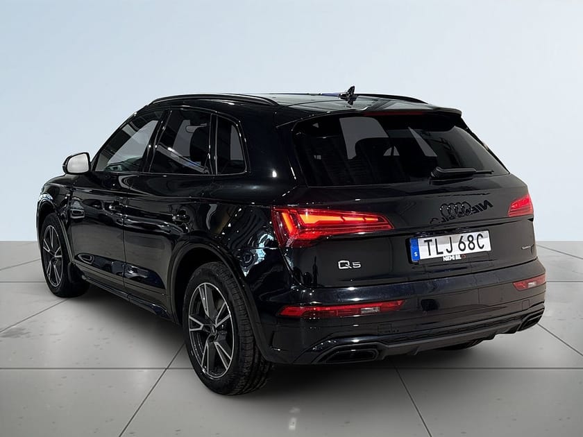 Bild 5 av Audi Q5 40 TDI quattro Aut S line Sport Ed Drag Dvärm S/V-hjul