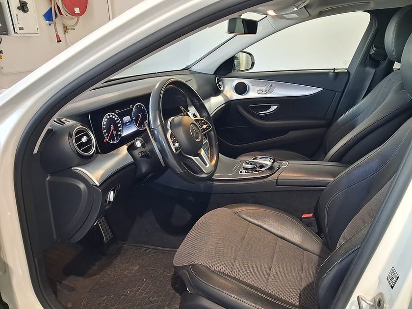 Bild 3 av Mercedes-Benz E 220 T d KOMBI 194HK SE-Edition