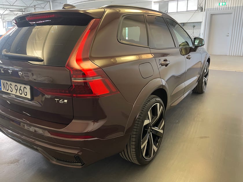Bild 5 av Volvo XC60 T6 Plus Dark Nordic Edition/ Panorama/ 360 kamera/ Navigation/Harman Kardon/ Head up/ 10.000kr tillbehör /