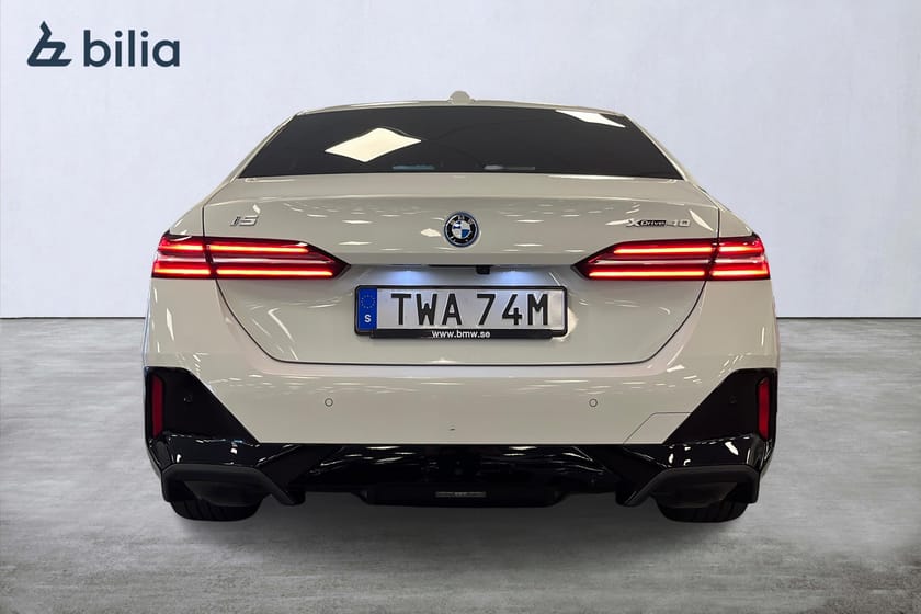 Bild 5 av BMW i5 xDrive40 Sedan M Sport / H/K / Drag / Backkamera / Adaptiva LED