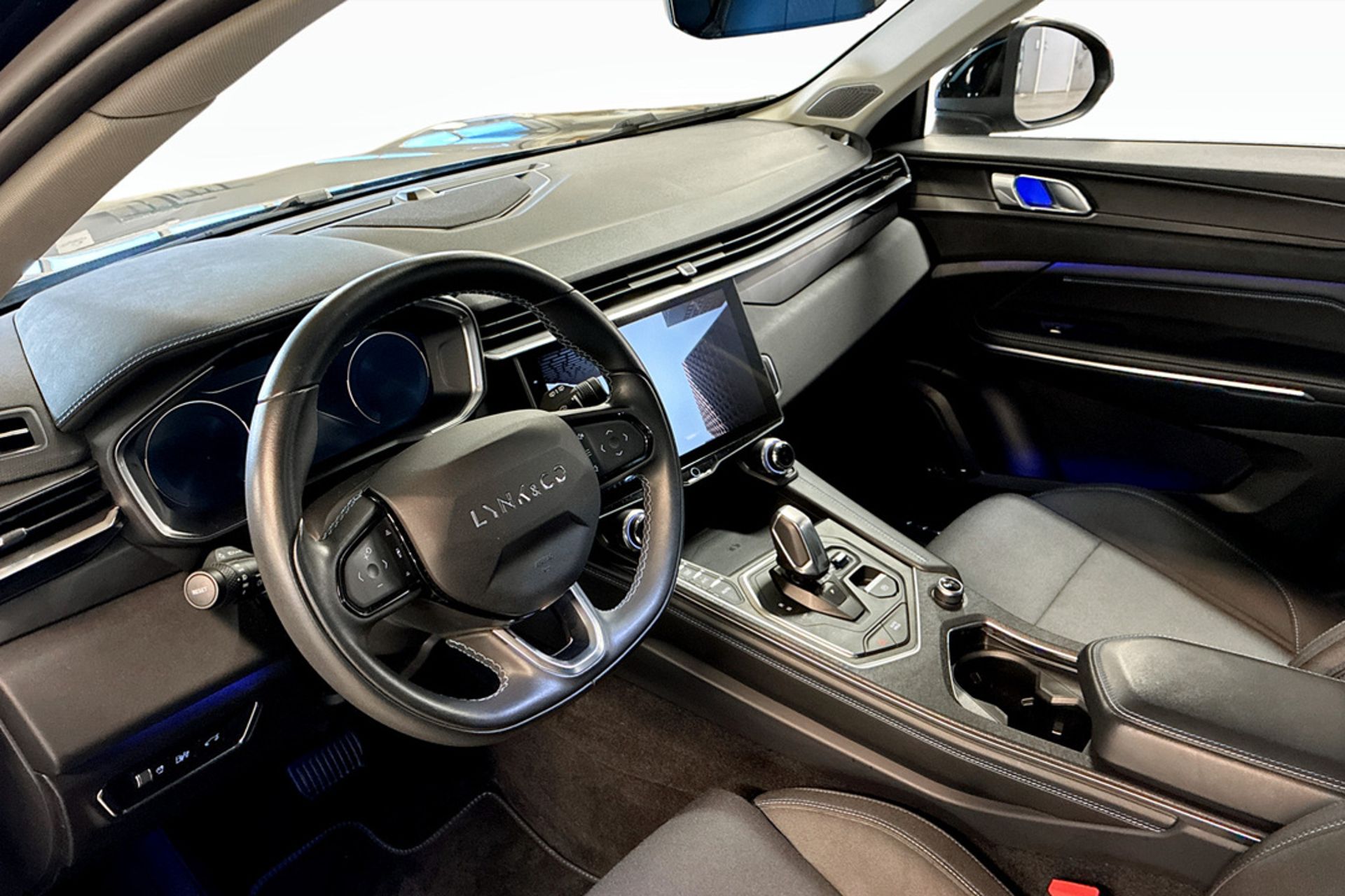 Lynk & Co 01 PHEV 2022, bild 5/9