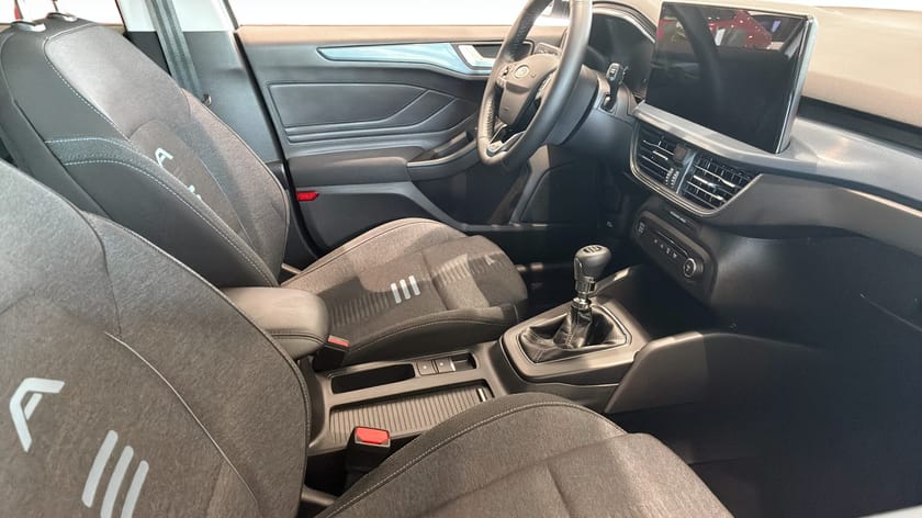Bild 3 av Ford Focus Active 1.0 Ecoboost Hybrid E85 125HK Manuell