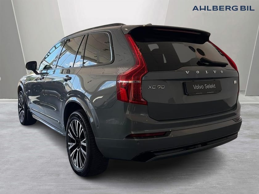 Bild 3 av Volvo XC90 7-seater Recharge T8 Ultimate Dark. 360 kamera,  HarmanKardon PremiumSound,  Head Up Display, Navi, Adaptiv farthållare