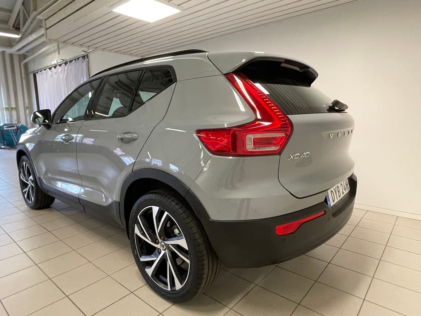 Bild 4 av Volvo XC40 B4 FWD Bensin Plus Dark Drag
