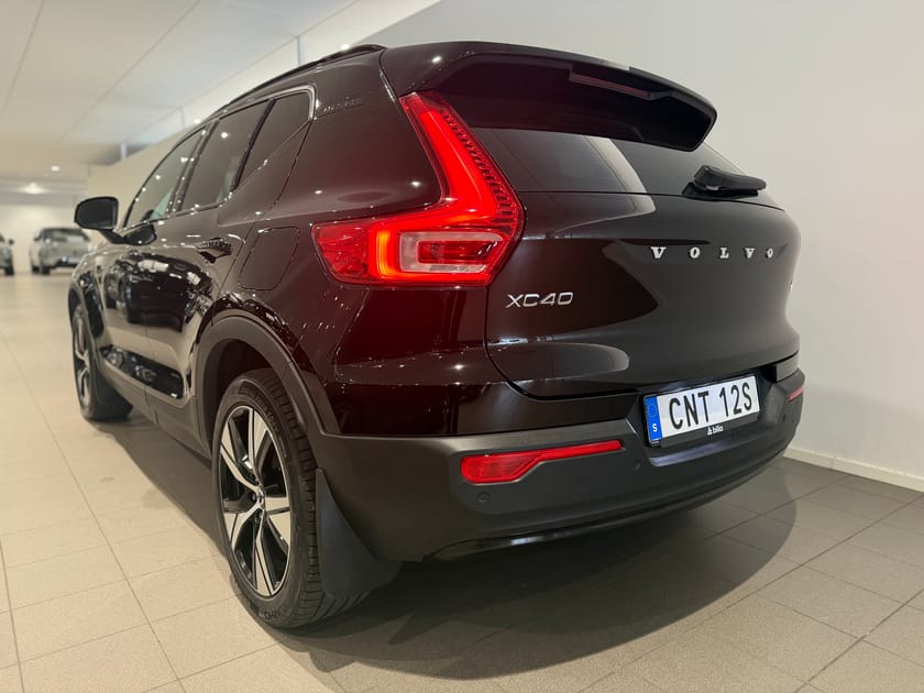 Bild 5 av Volvo XC40 P6 Recharge Plus / Navigation / Elektrisk stol / Backkamera / 10 000 tillbehör /