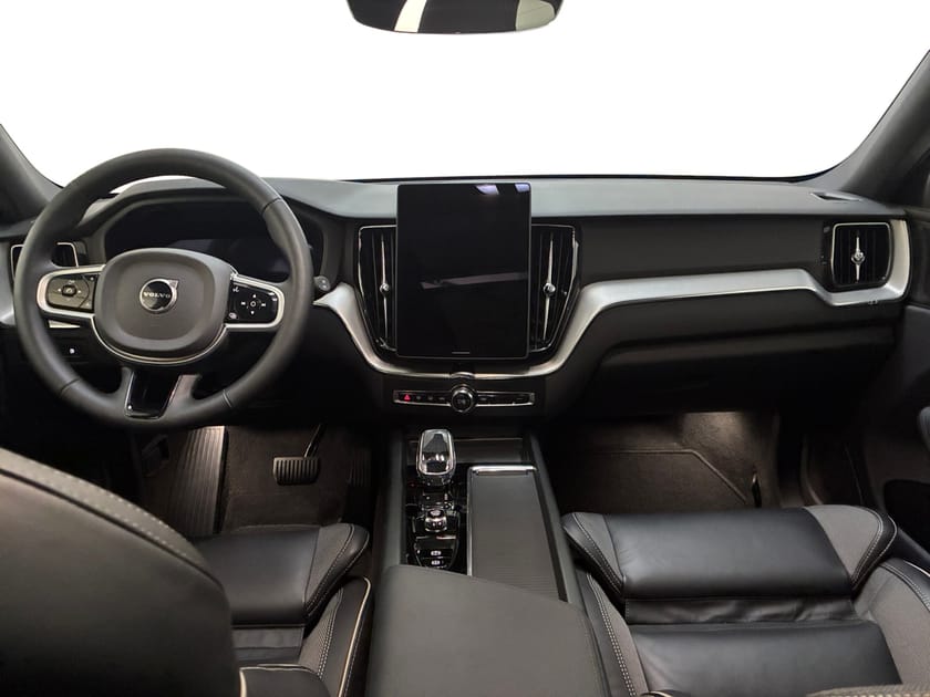 Bild 5 av Volvo XC60 T6 Plus Black Nordic Edition | Drag | Luftfjädring | 360 | H/K | HUD |