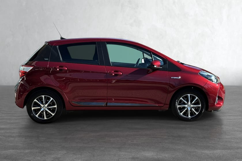 Bilde 4 av Toyota Yaris Hybrid Se KM-stand! / Ryggekamera / DAB / Keyless /