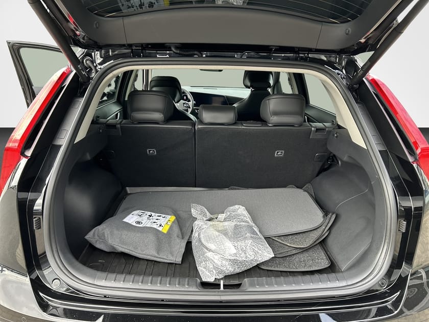 Bild 5 av Kia Niro Plug-In-Hybrid Backkamera H&K