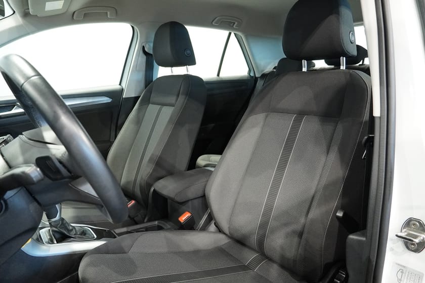 Bild 4 av Volkswagen T-Roc 1.5 TSI 150HK KAMERA ACC SENSORER