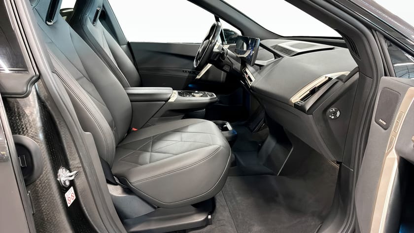 Bild 3 av BMW iX xDrive40 Sportpkt Driving Assist Pro 360 Kamera H/K Head Up
