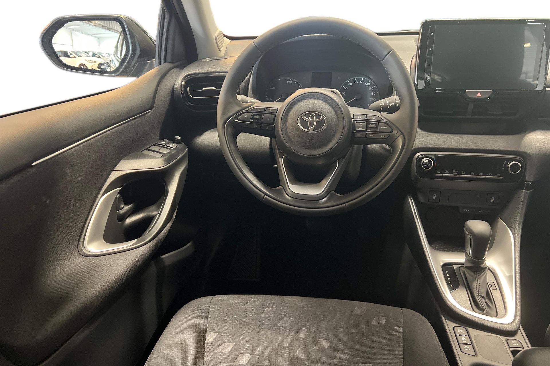 Toyota Yaris Hybrid 115 Active 2025, bild 5/10