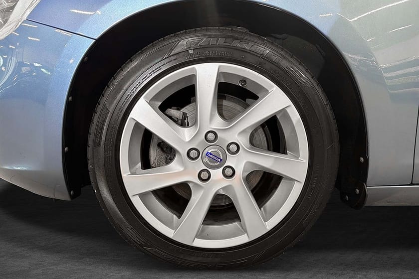 Bild 2 av Volvo V60 D4 Summum Business Edition (181hk) Drag M-värm Helskinn