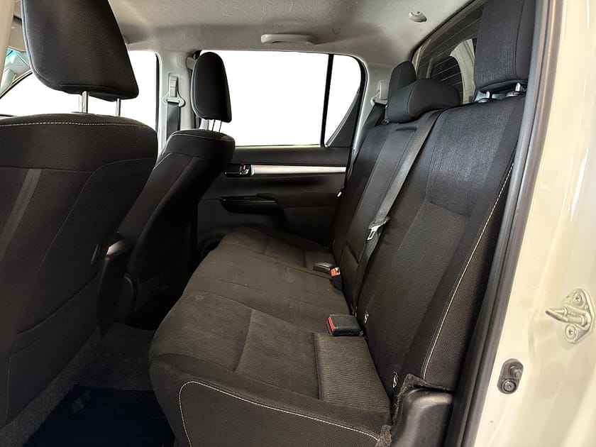 Bild 4 av Toyota Hilux Dubbelhytt 2.8 4WD Hero Euro 6