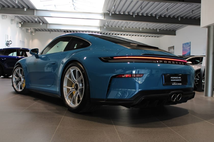 Bild 2 av Porsche 911 GT3 Touring 992.2 PTS Oslo Blue
