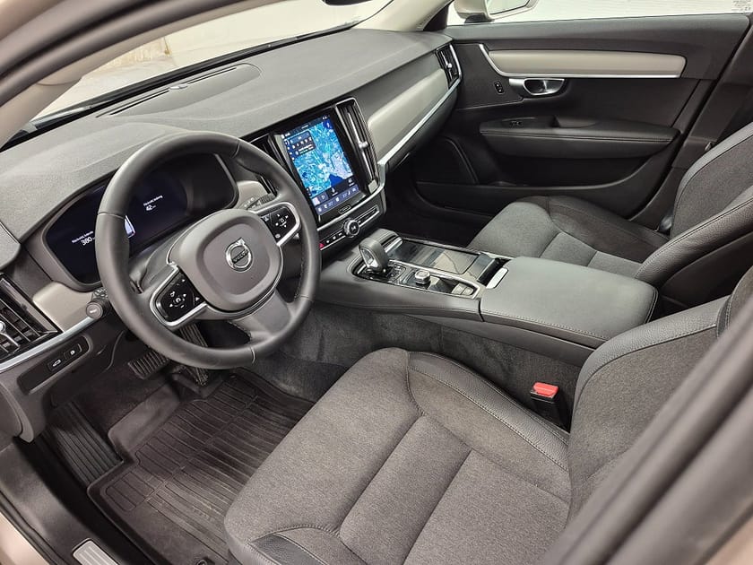 Bild 2 av Volvo V90 T6 Recharge Core Bright plug in AWD 350HK 4x4