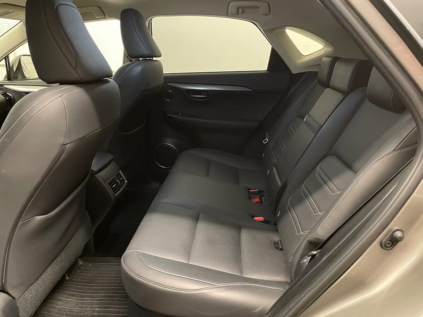 Bild 4 av Lexus NX 300h AWD 2.5 MHEV Executive Premium - 1 Ägare -