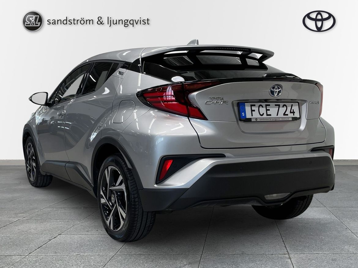 5 / 11