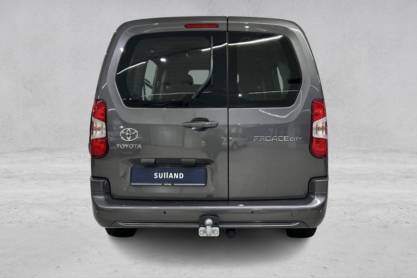 Bilde 4 av Toyota ProAce City 131 hk L2 lav KM Automat / Hengerfeste / Park-varmer++