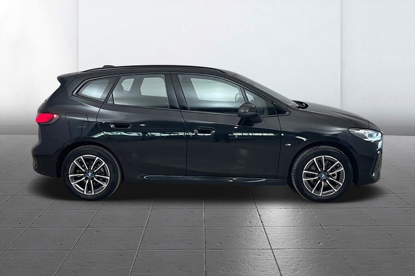 Bild 4 av BMW 225e xDrive Active Tourer M Sport Shadow PremiumPro Drag Cockpit MOMS