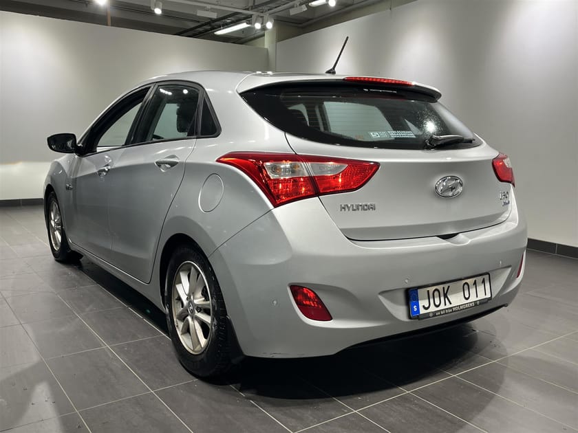Bild 5 av Hyundai i30 30 5-Dörrar 1.6 CRDi Sport Rattvärme Motorvärmare Euro 5 - 1 Ägare