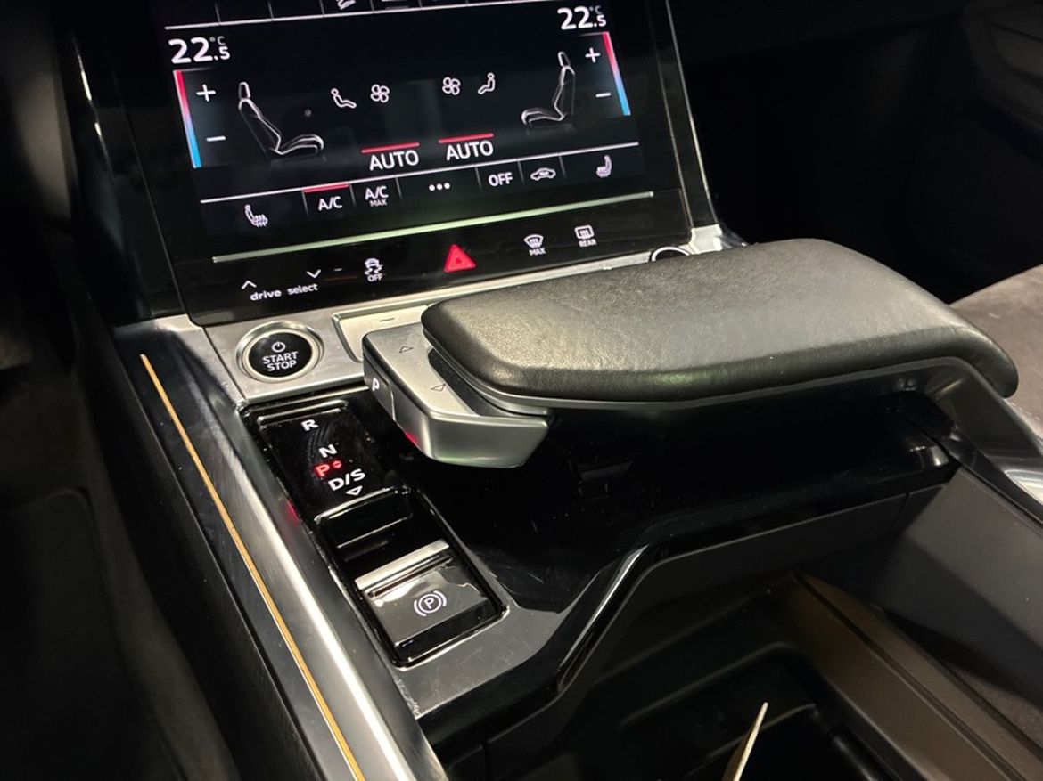 Audi Audi e-tron 55 quattro — bild 13