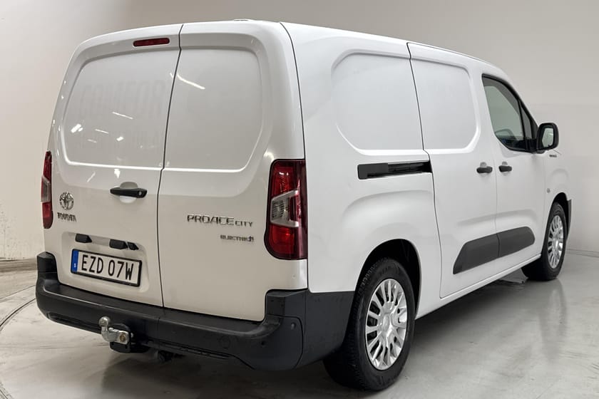 Bild 3 av Toyota ProAce City Electric 50kWh (136hk) Verkstad Drag