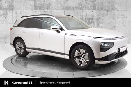 XPENG G9 Standard Range Krok / Panorama / Skinn / Kamera / ACC