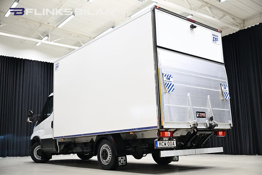 Bild 4 av Iveco Daily 35-160 Chassi Cab 156HK Automat|Volymskåp|BG-Lyft|Sidodörr|LED|Backkamera