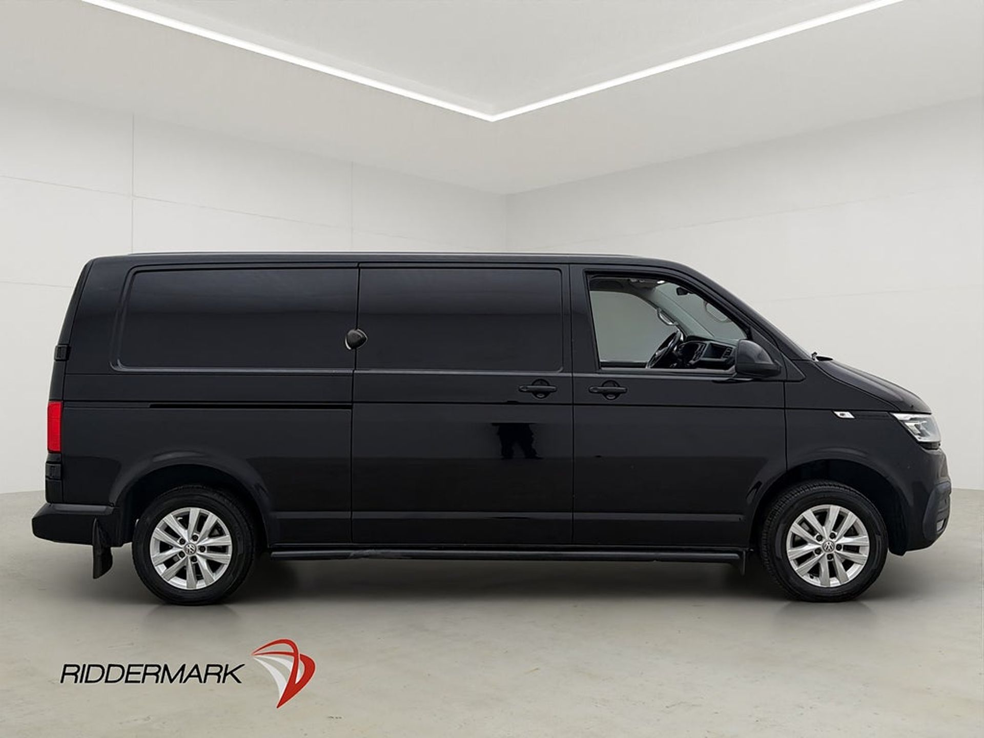 Volkswagen Transporter 2.0 TDI 2021, bild 2/10