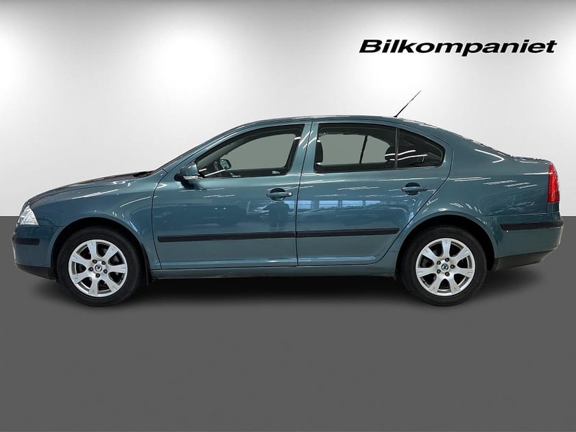 Bild 4 av Škoda Octavia Skoda 1.6 MPI Vinterhjul Dragkrok