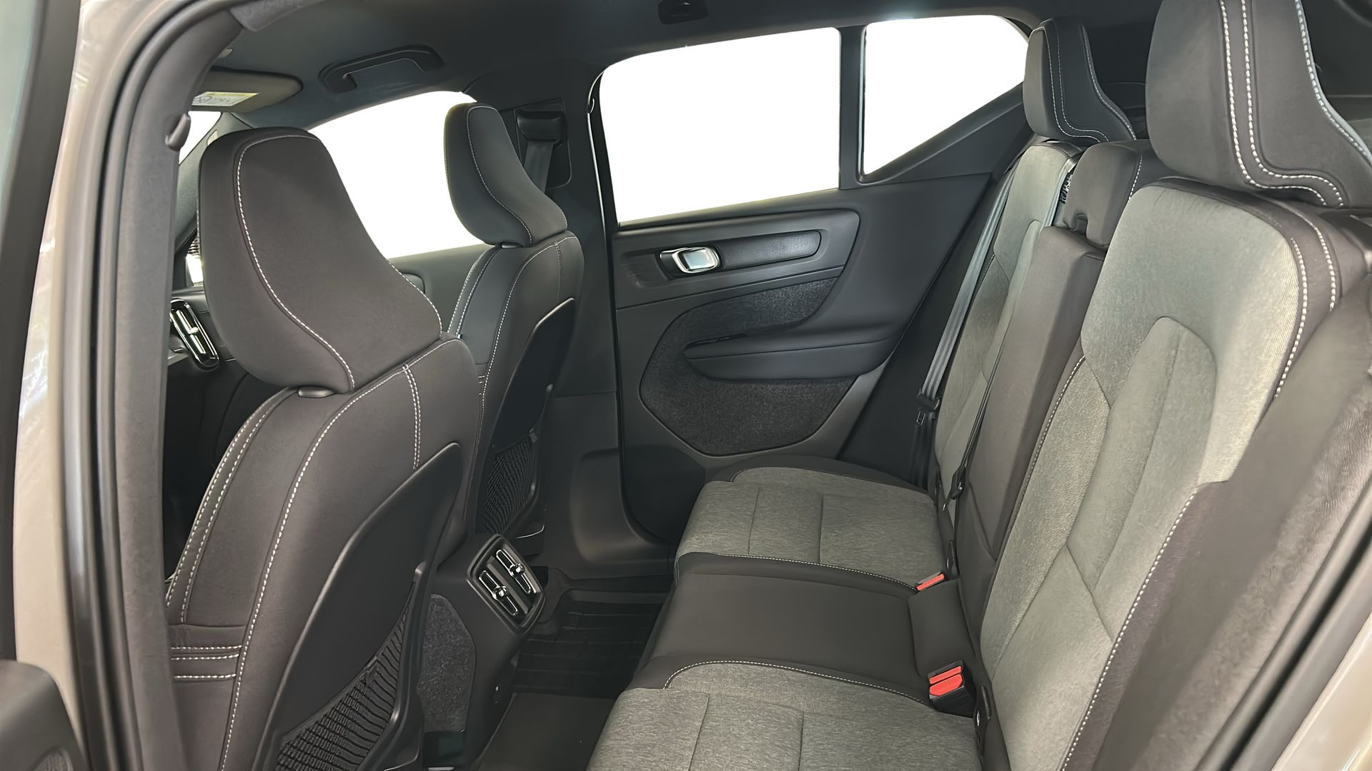 Volvo XC40 T2 FWD Momentum Advanced 2022, kuva 7/10