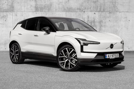 Volvo EX30 Twin Motor Performance Ultra, 360kam, Pano, Harman&Kardon++